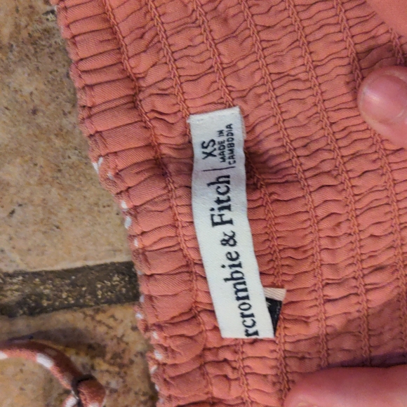Abercrombie Coral Size XS Romper Excellent condition - Picture 2 of 2